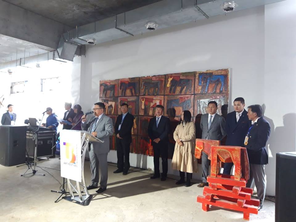 “Улаанбаатар-2018” Олон улсын дүрслэх урлагийн наадам нээлтээ хийлээ